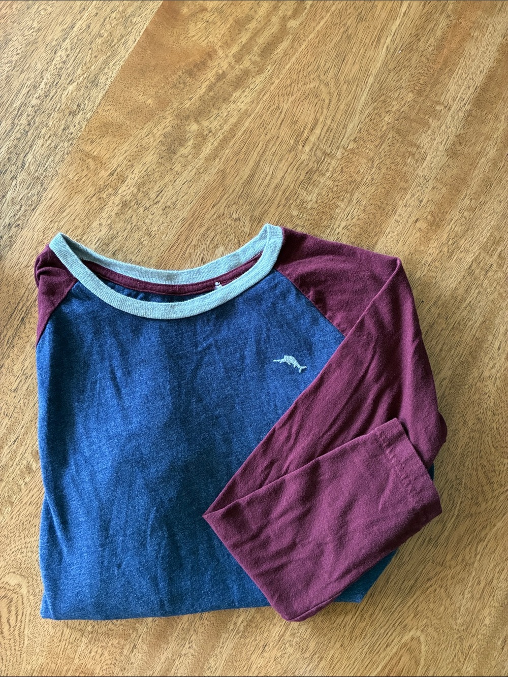 Tommy Bahama Boys 10/12 Blue Burgundy Raglan Long Sleeve Shirt